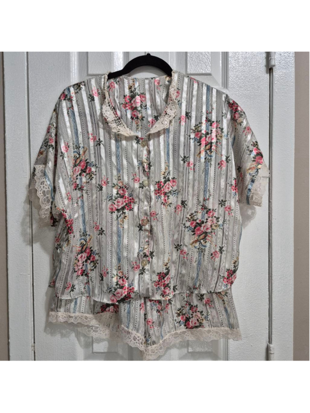 Women's vtg CIRCA 2000 L Floral Striped Pajama Set in White and Pink
